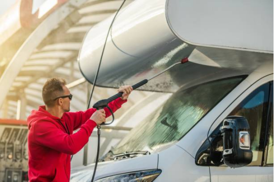 A Complete Guide to Electric Pressure Washers for Cleaning the Exterior of RVs