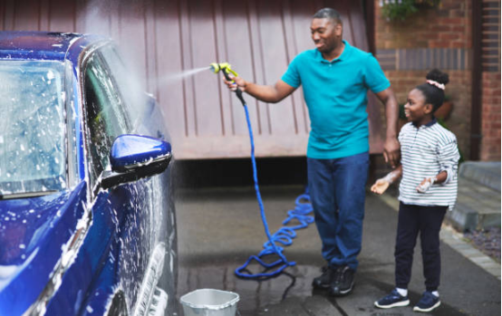 Synergistic effect of electric pressure washers and biodegradable detergents